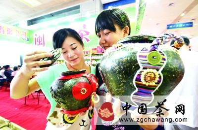 关于茶叶做茶罐亮相武汉茶博会的新闻