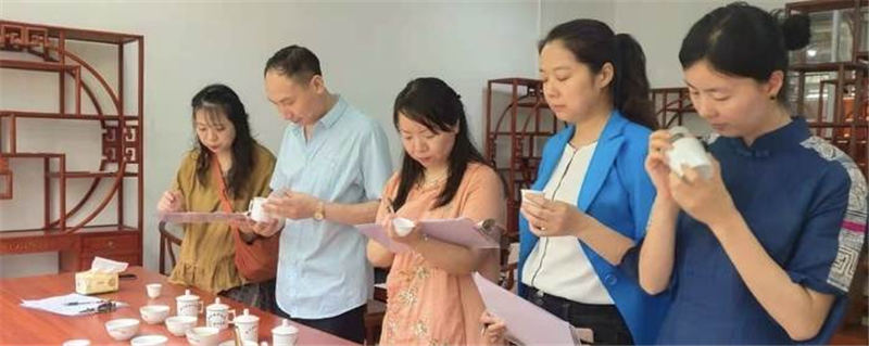 关于“黔茶杯”消费导向评审搭建黔茶交流与宣传平台的最新消息