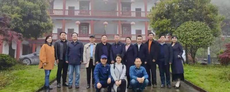 关于湖南省茶业协会战略专家组一行调研石门县茶叶产业的信息