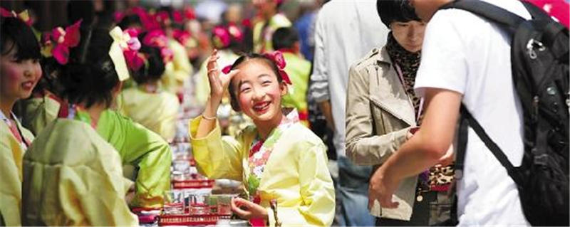 有关于小小“茶博士”亮相杭州余杭中国茶圣节的最新资讯
