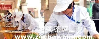关于浙江新昌20位炒茶能手角逐“茶王”的新闻