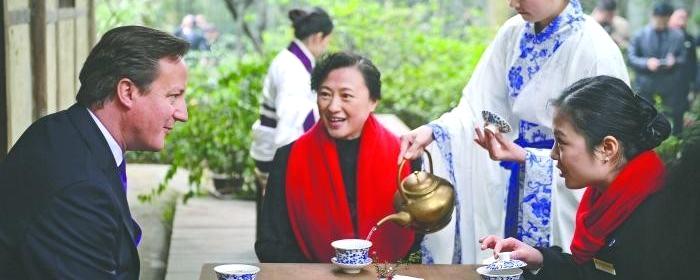 有关于卡梅伦在杜甫草堂品盖碗茶的最新消息