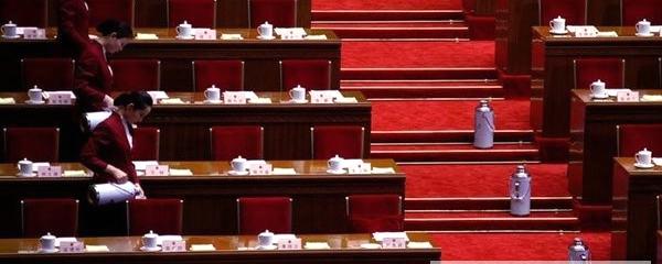 有关于两会“特供茶”进京 县委书记欢送的热门资讯