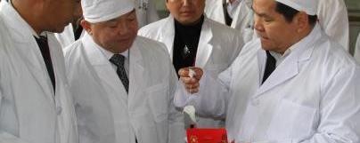 关于云南凤庆打造全球滇红茶交易中心的新闻