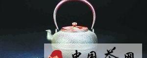 有关于日本铁壶渐成中国藏家追捧的热门信息