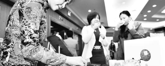 关于舒建新“墨韵普洱”画展11月亮相山东博物馆的热门新闻