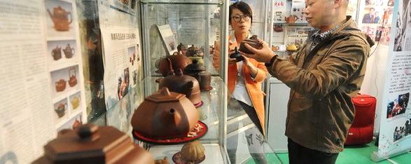关于福州茶博会上千款宜兴紫砂手工艺精品精彩亮相的资讯