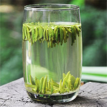 峨眉竹叶青汤色