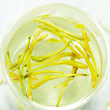 金银花茶汤色