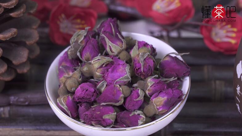 玫瑰花茶和什么搭配好
