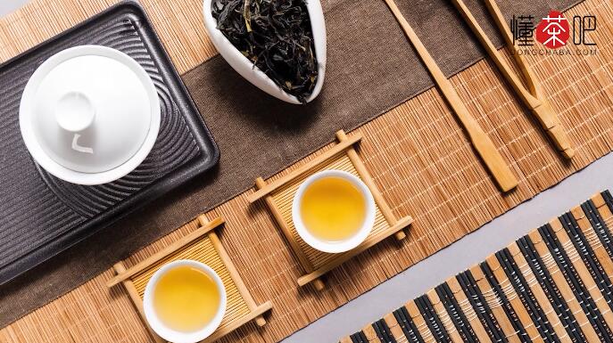 鸭屎香雪片茶的特点