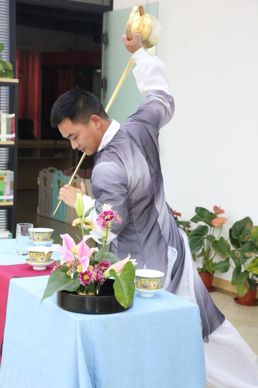 有关于“蒙山派茶艺”龙行十八式非遗传承人徐伟秀技成都茶文化公园的资讯