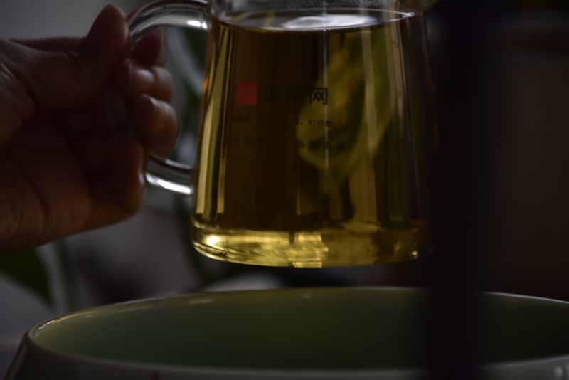 关于200万吨茶叶躺在仓库：为啥老百姓却喝不起茶？的新闻(4)