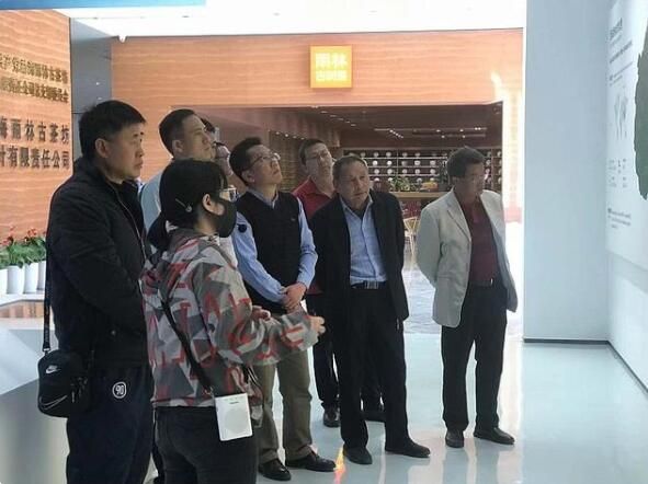 关于西双版纳州农业农村局与省农科院专家开展茶产业发展规划调研的新闻(1)