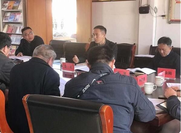 关于西双版纳州农业农村局与省农科院专家开展茶产业发展规划调研的新闻