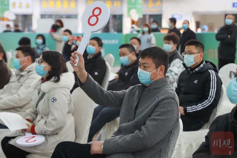 关于2022蒙顶黄芽火了,蒙顶山茶区第一背篓茶活动上拍出2.6万元每斤的相关内容