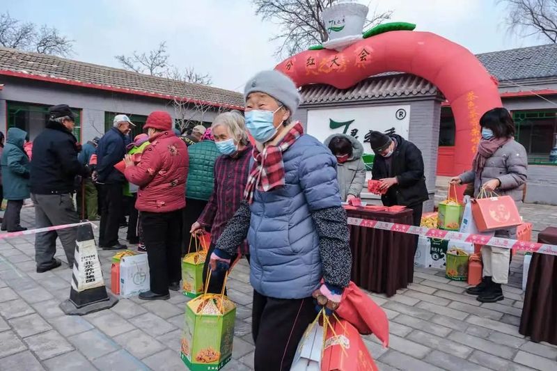 关于京西大山中的村民在分红大会上有了附带红利：茶等礼品的资讯(13)
