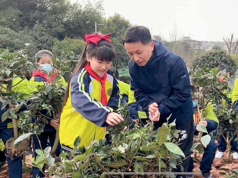 有关于共建共享茶园 助力乡村振兴——茶文化公园蒙顶山茶园植茶仪式今日成功举行的最新消息(4)
