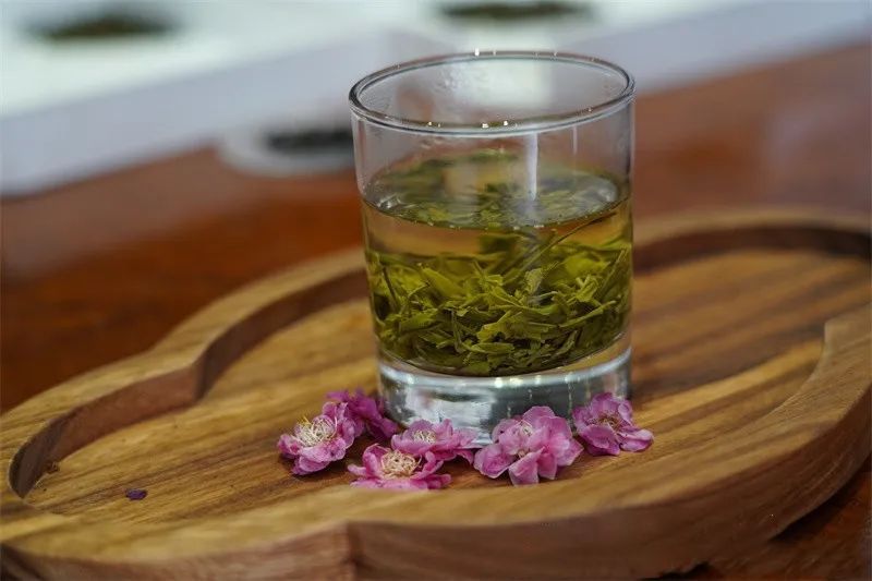 有关于梅花也能入茶？40多个小时将梅香窨入南京雨花茶的资讯(3)