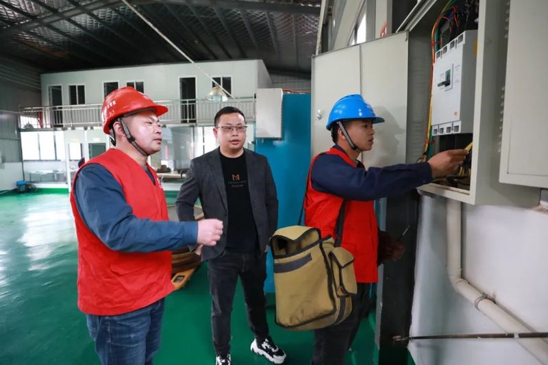 关于历口镇春茶开采 电力服务抢先行的信息(1)