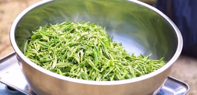 有关于万源:16万亩富硒春茶“抢鲜”开采的消息(3)