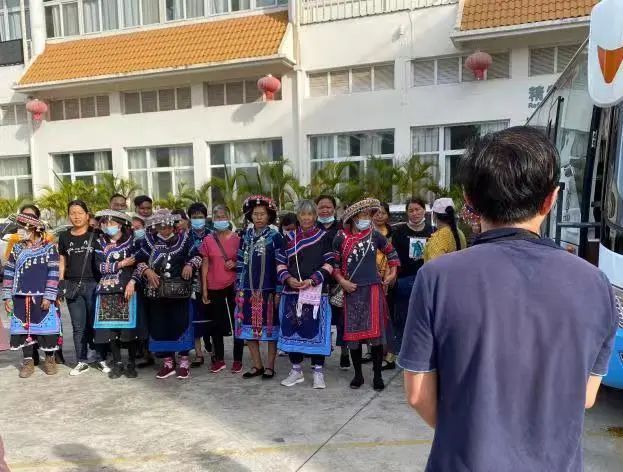 关于勐海茶企显担当 助推乡村振兴 增进民族团结进步的信息