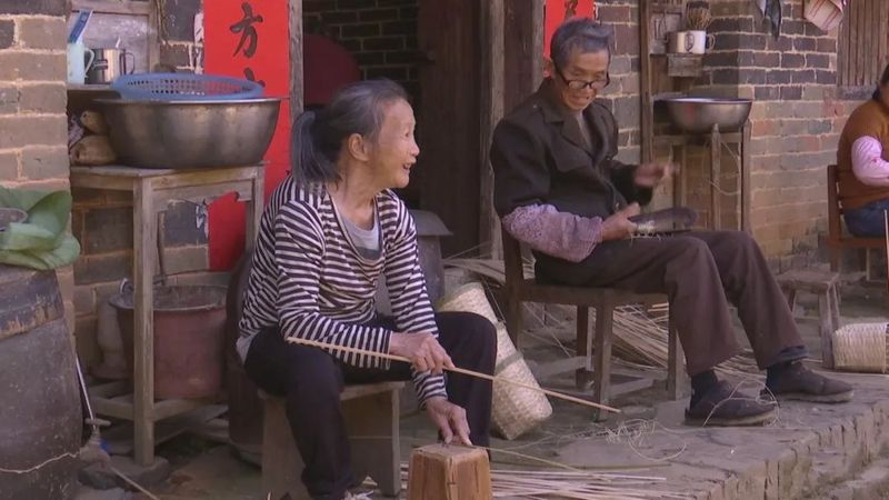有关于广西梧州茶厂有限公司:小竹筐 凝聚六堡醇厚 装载茶农幸福的最新消息(4)