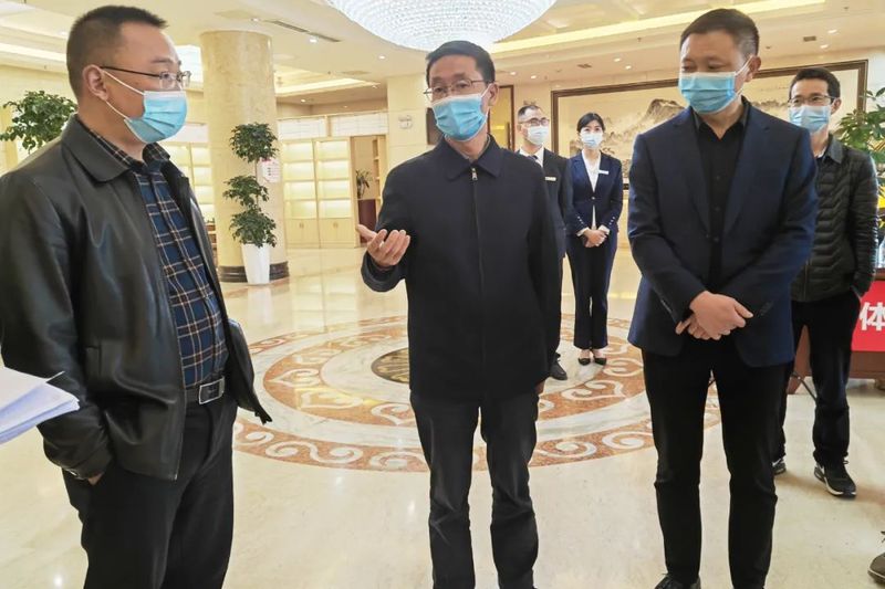 有关于余云峰调研2022年春季蒙顶山茶产品营销新闻通气会筹备工作时强调:打出亮丽“名片” 不断提升名山知名度 美誉度和影(2)