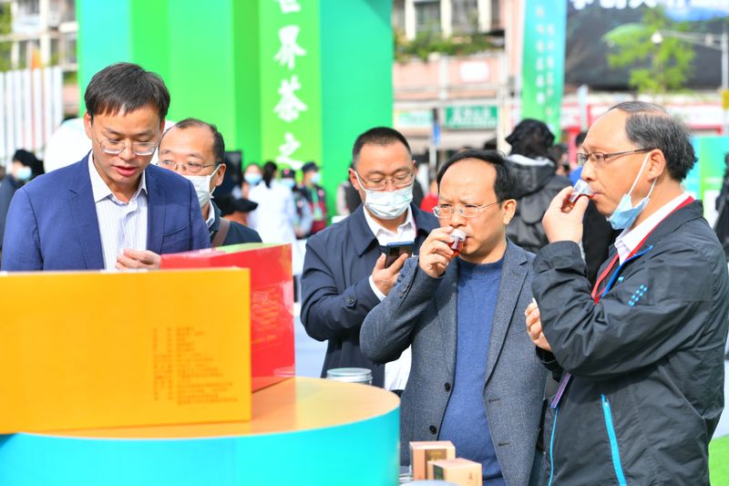 有关于“做响雅茶品牌·振兴雅茶产业”——2022年春季蒙顶山茶产品营销新闻通气会在四川雅安举行的相关内容(15)