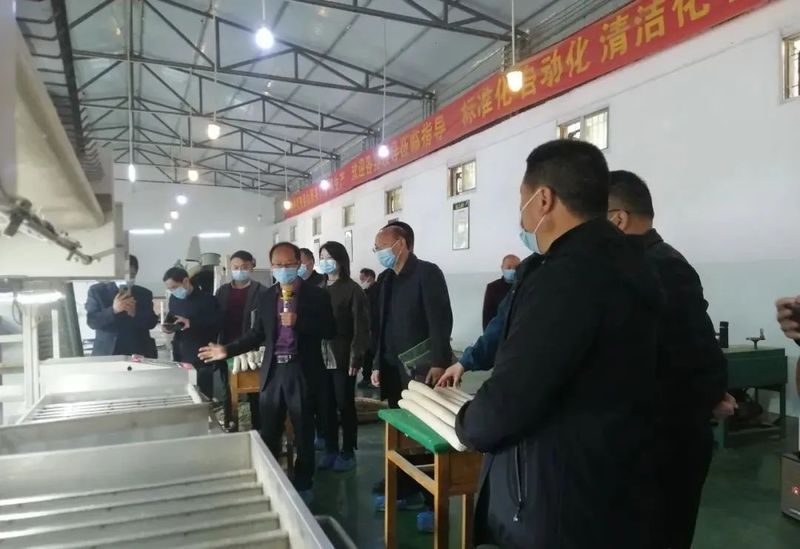 有关于汉中市举办汉中仙毫标准化加工现场培训会的内容(3)