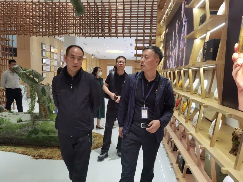 有关于云南省普洱茶协会走进勐海-调研走访部分会员单位的资讯(8)