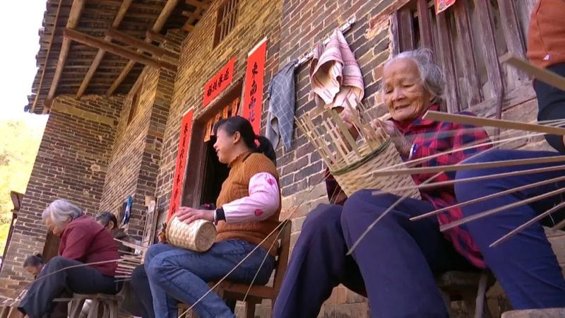 有关于广西茶界：六堡茶专题片 一只竹箩：凝聚六堡醇厚装载茶农幸福的最新消息(3)