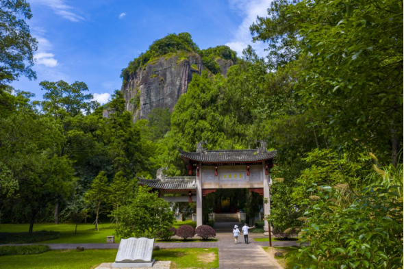 有关于守护丹山碧水家园 筑就绿色发展高地的相关内容(7)