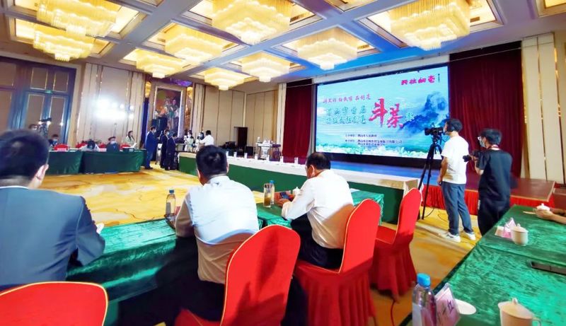 关于潜山市首届特级天柱剑毫斗茶赛顺利举办的内容(1)