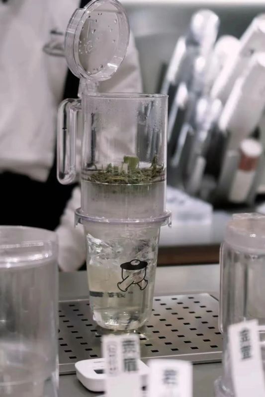 有关于点单像“翻牌子”,近百种茶底可选!这是什么茶饮新模式?的信息(5)
