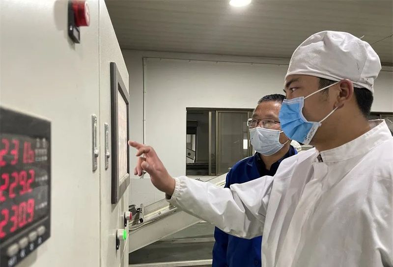 有关于“茶二代”夏炒波:青春在茶香中飞扬的最新消息(1)