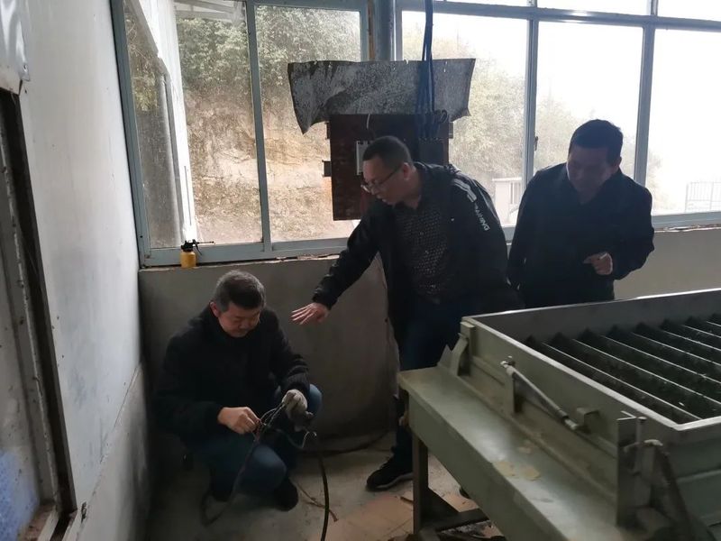 关于加强春茶技术服务指导 印江自治县开展茶叶行业安全生产隐患排查的消息