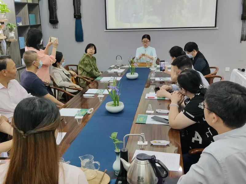 有关于全民饮茶日 ： 华巨臣武汉茶博会“十进”系列活动隆重举行！的新闻