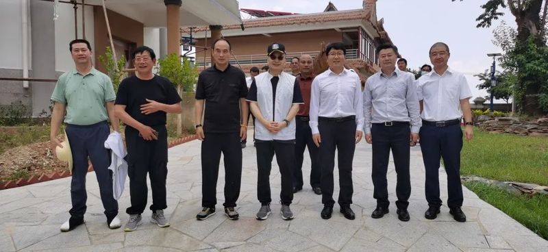 关于云南省人民政府参事张祖林到普洱、临沧等地考察调研普洱茶产业的消息(7)