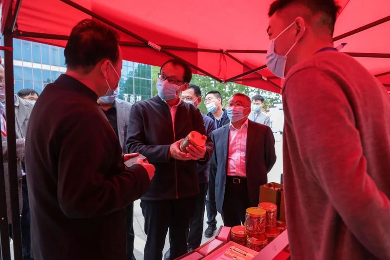 有关于云赏毛尖之都 共享美好生活 —— 第30届信阳茶文化节“全民饮茶日”暨谷雨茶会成功举办的内容(10)