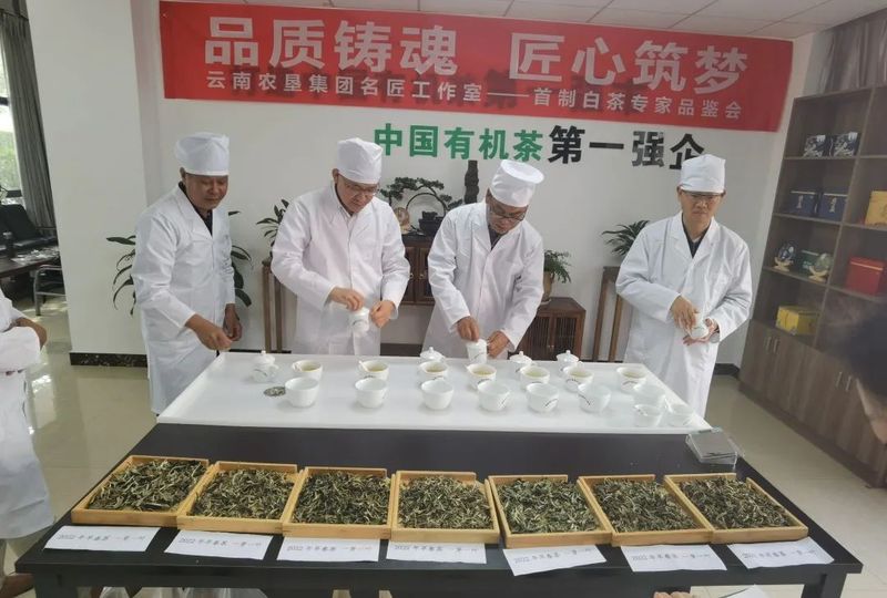 关于八角亭的消息(1)