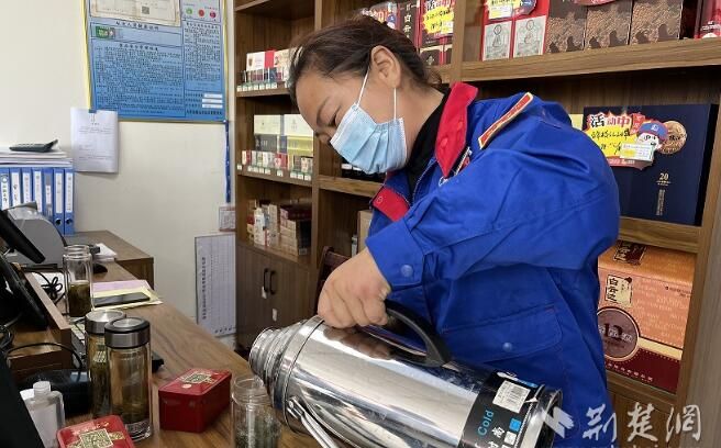 有关于加油站里的一杯茶，换来4成市场份额的信息(2)