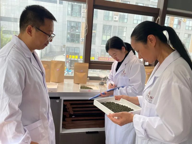 关于2022年“贵州绿茶”产品质量推选评价审评会在贵阳举行的新闻(4)