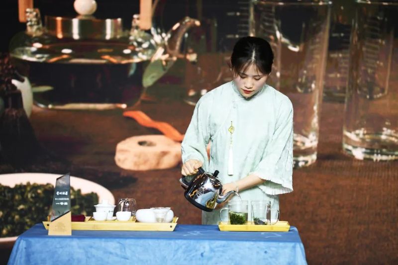 有关于第15届南明“黔茶飘香·品茗健康”暨“国际茶日”茶文化系列活动圆满落幕的消息(2)