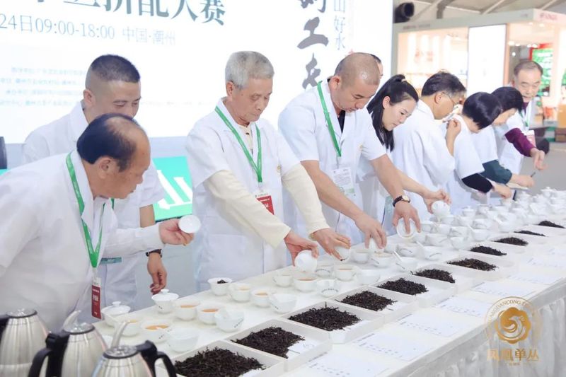 有关于开创凤凰单丛茶拼配赛事先河！2022凤凰单丛拼配大赛圆满举办！的新闻(7)