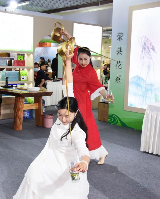 关于2022国际茶日暨四川购茶节开幕了!品茶赏器相约一起来!的相关信息(3)