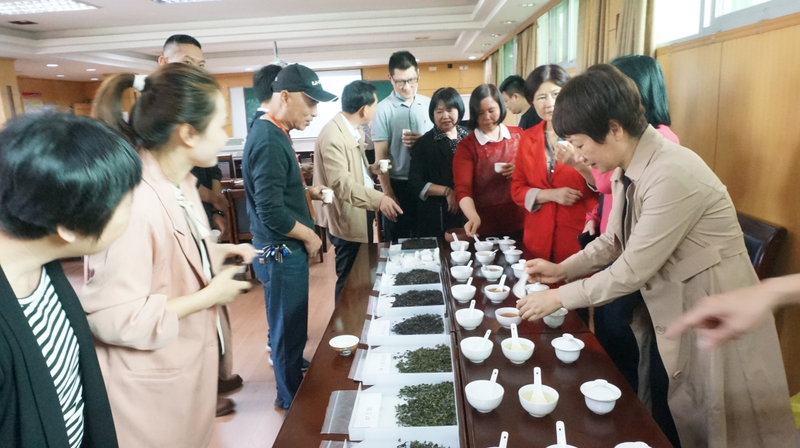 关于“龙岩市庆祝第三个‘国际茶日’——茶文化公益进校园”活动成功举办的消息(5)