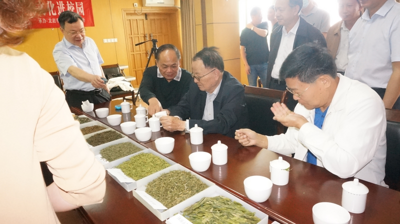关于“龙岩市庆祝第三个‘国际茶日’——茶文化公益进校园”活动成功举办的消息(1)