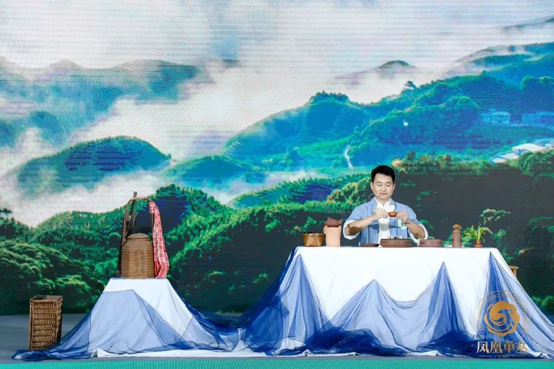 有关于工夫之争，巅峰对决 ： 2022潮州工夫茶冲泡大赛金泡手诞生！的相关信息(1)