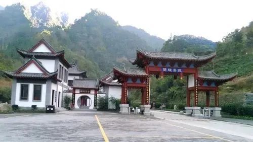 有关于汉滨区双龙镇茶旅、农旅、文旅“三旅融合”发展的实践与思考的相关信息(3)